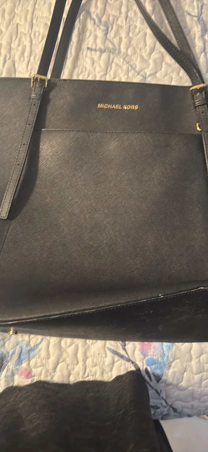 Michael Kors Black Tote Bag image indicator(4)