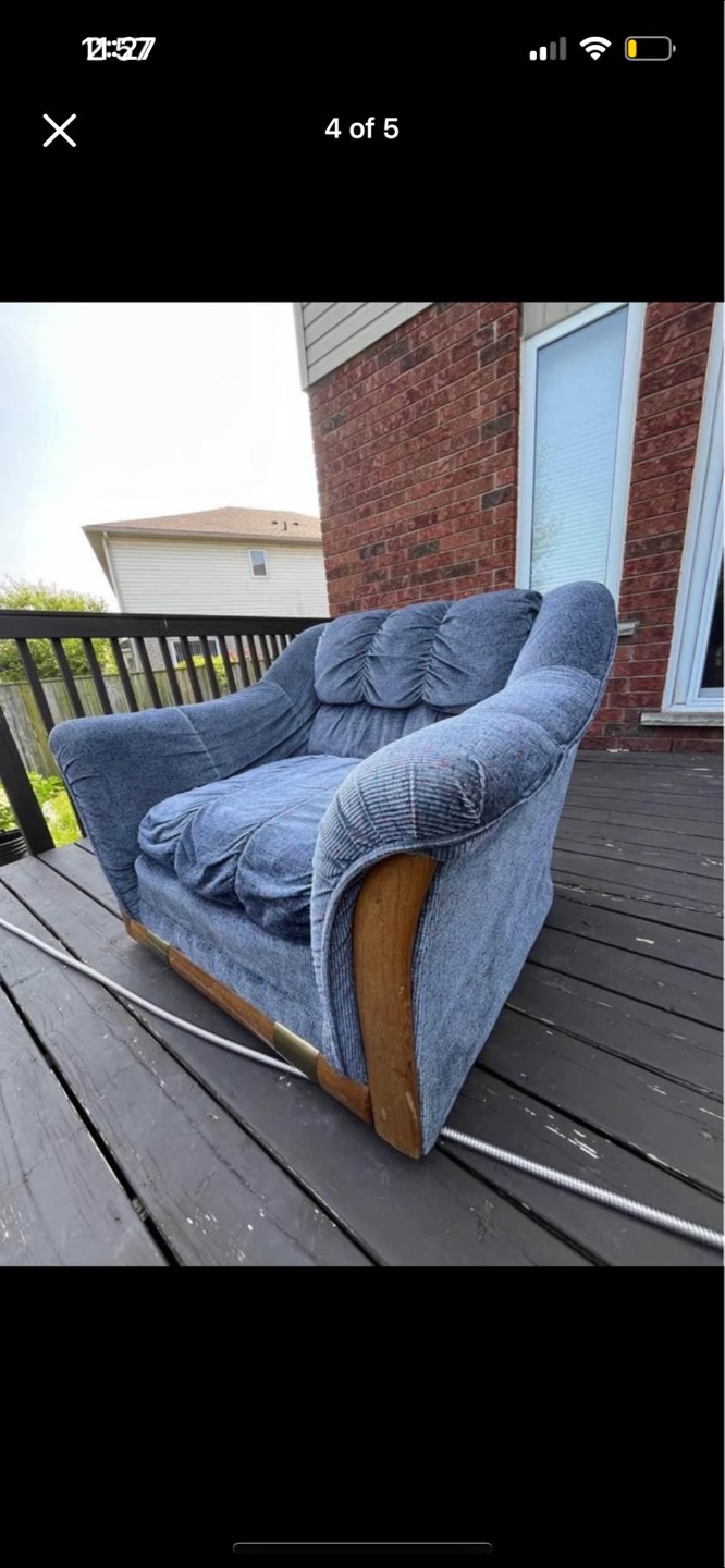 Blue corduroy armchair with wooden accents - photo 4