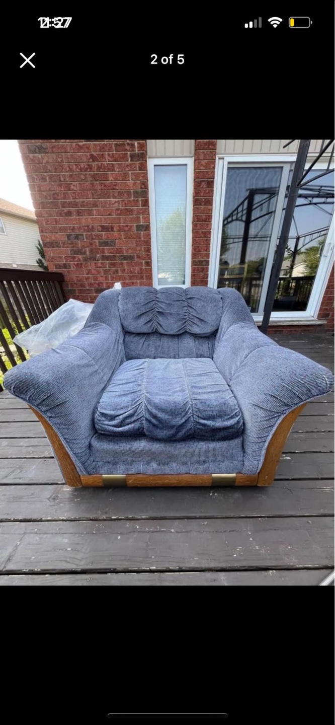 Blue corduroy armchair with wooden accents - photo 2