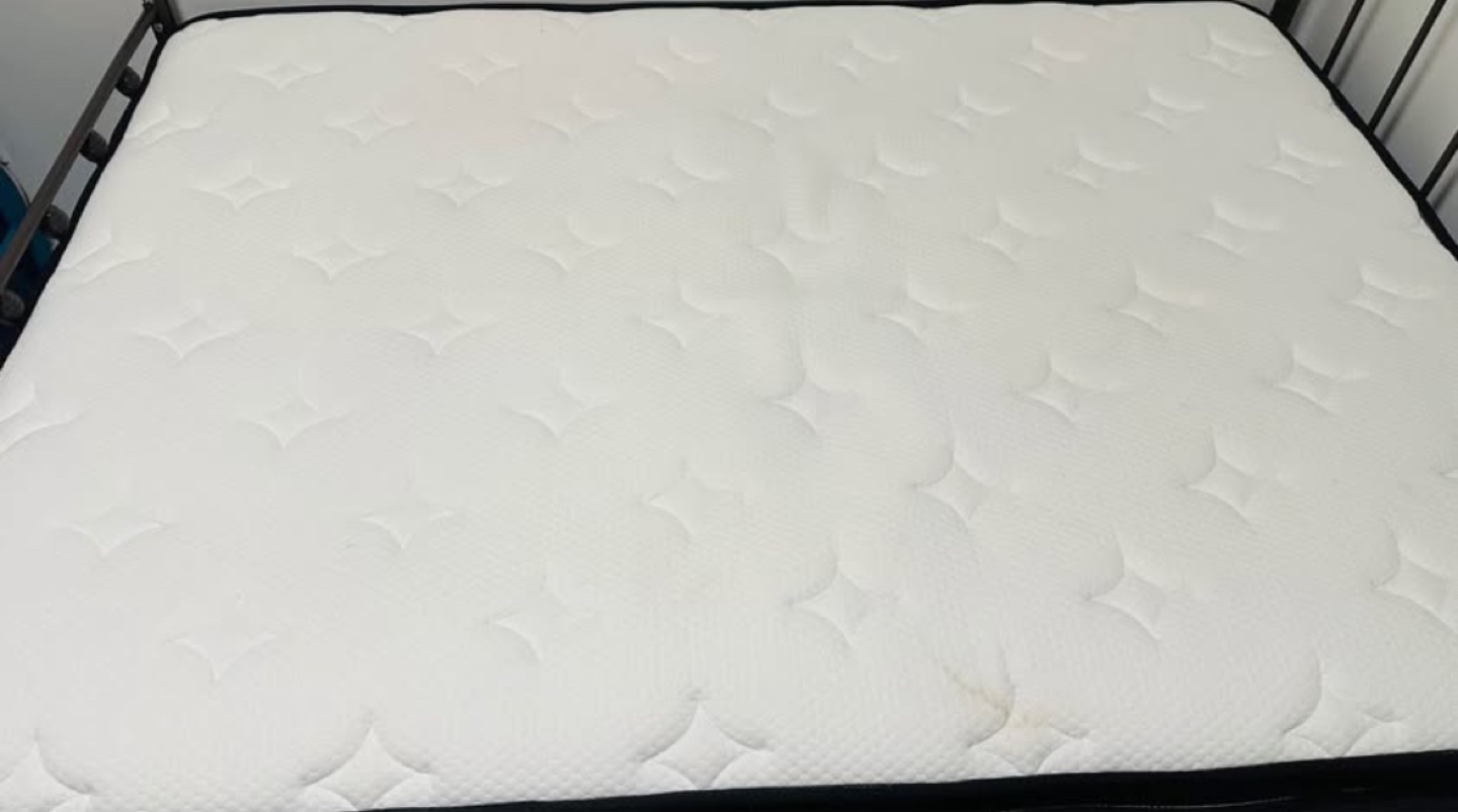 Full / double size 10 inch mattress with memory foam (like new) - photo 2