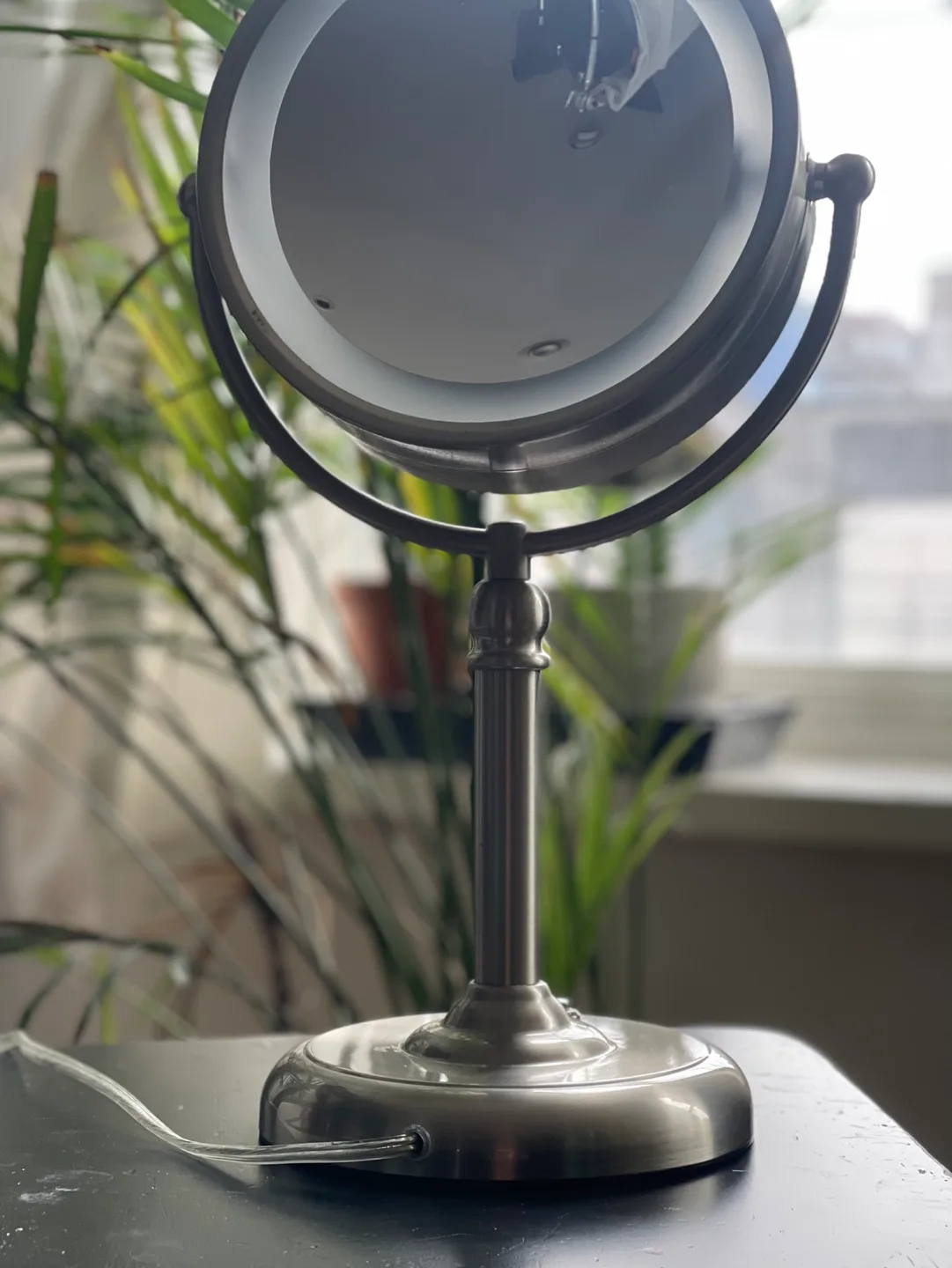 Lighted Vanity Mirror image indicator(2)