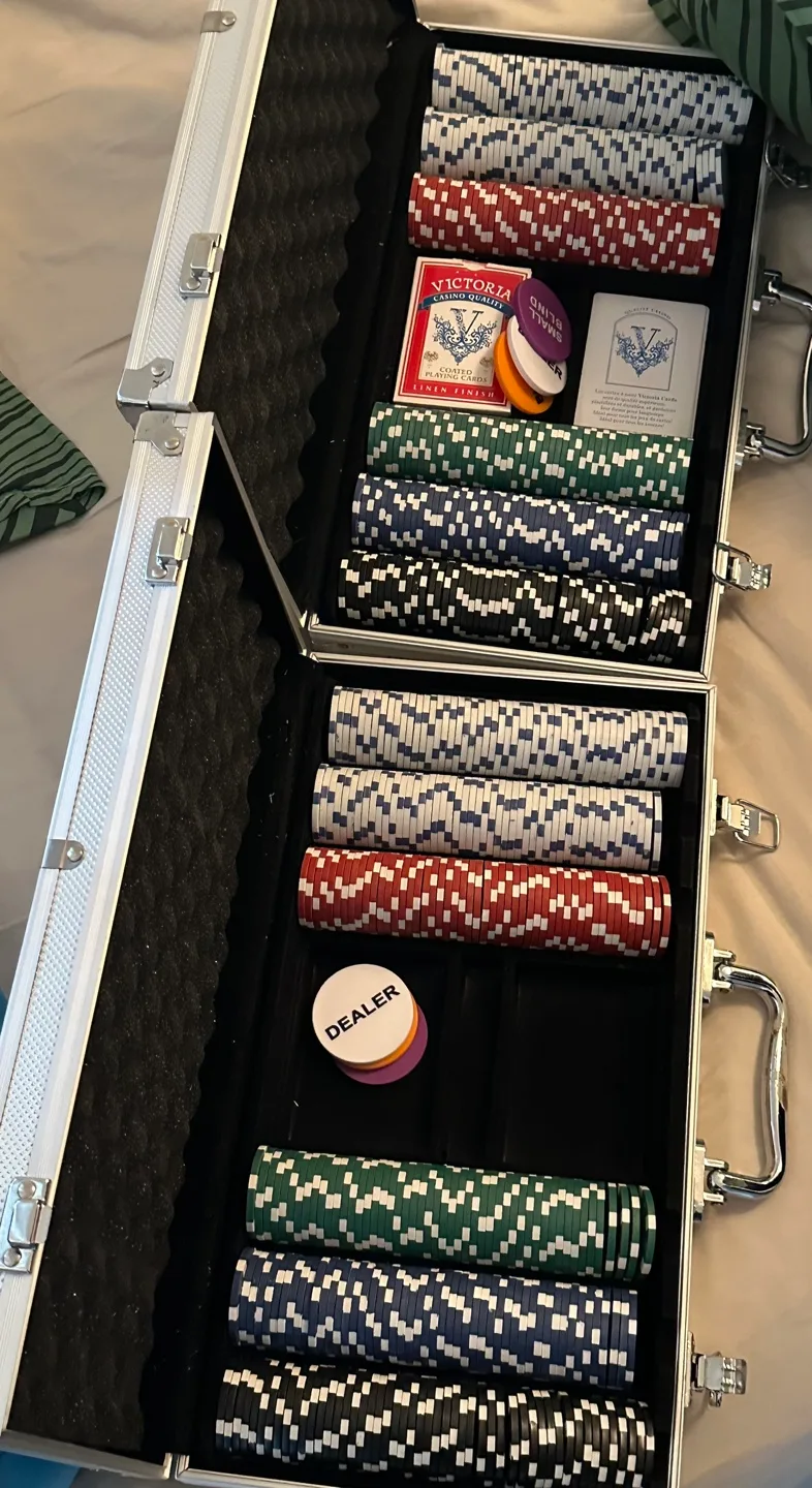 2x Aluminum Case Poker Chip Set thumbnail