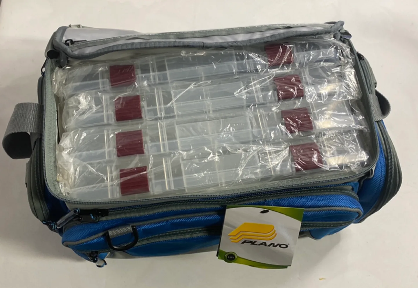 Plano fishing tackle bag with storage image indicator(2)