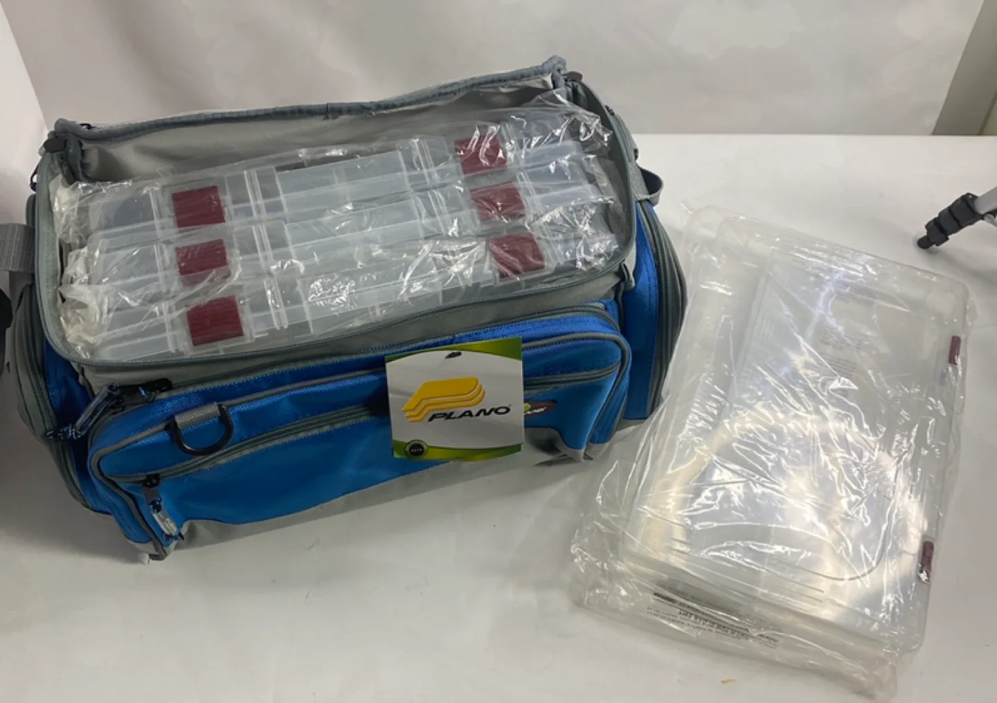 Plano fishing tackle bag with storage image indicator(3)