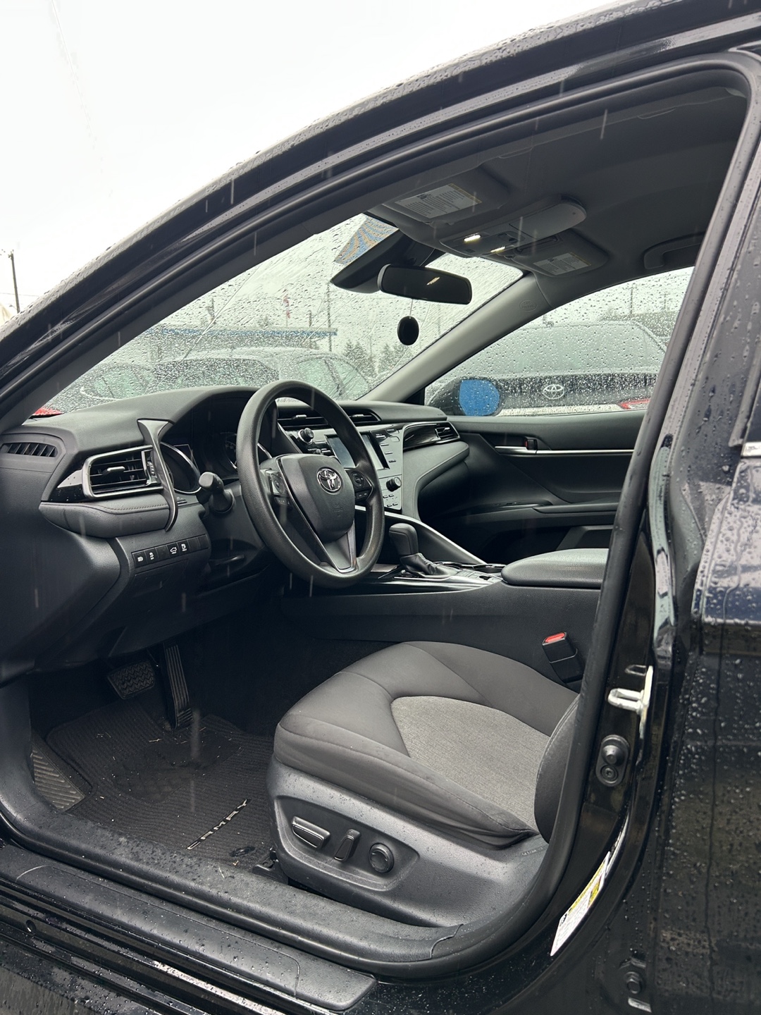 2018 Toyota Camry Hybrid LE - photo 5