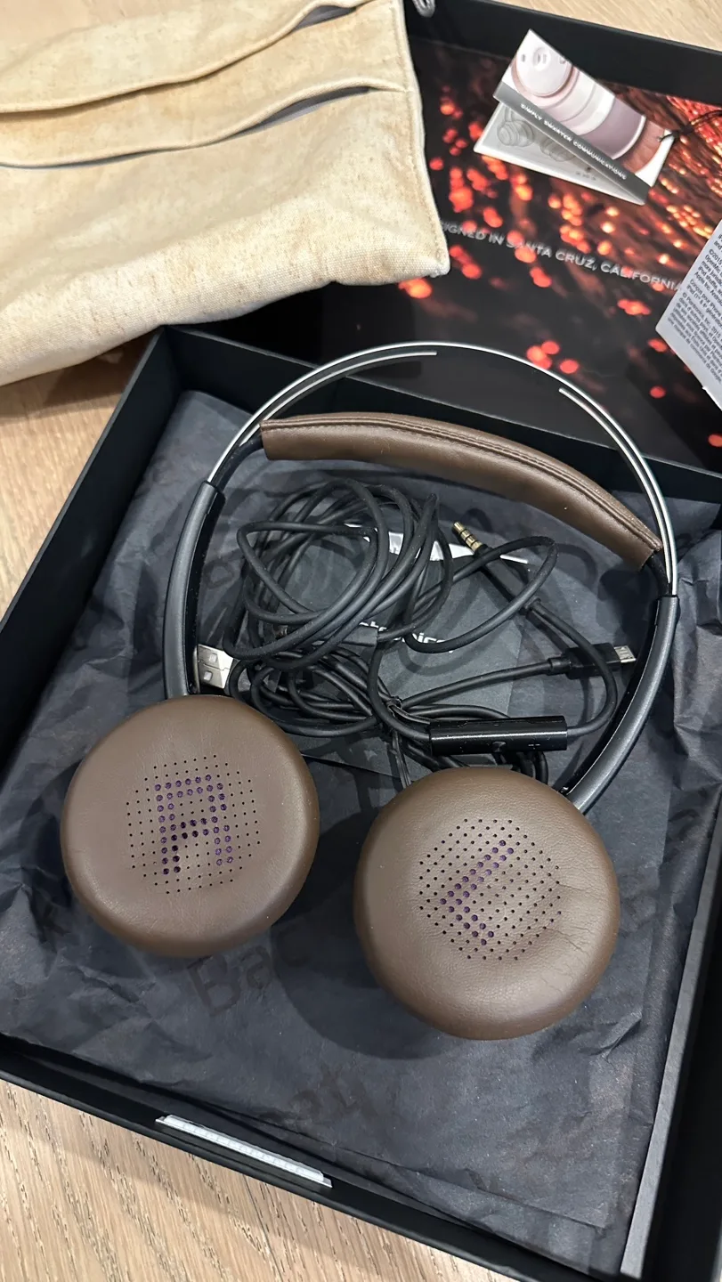 Plantronics BackBeat Sense Wireless Headphones - Brown image indicator(4)