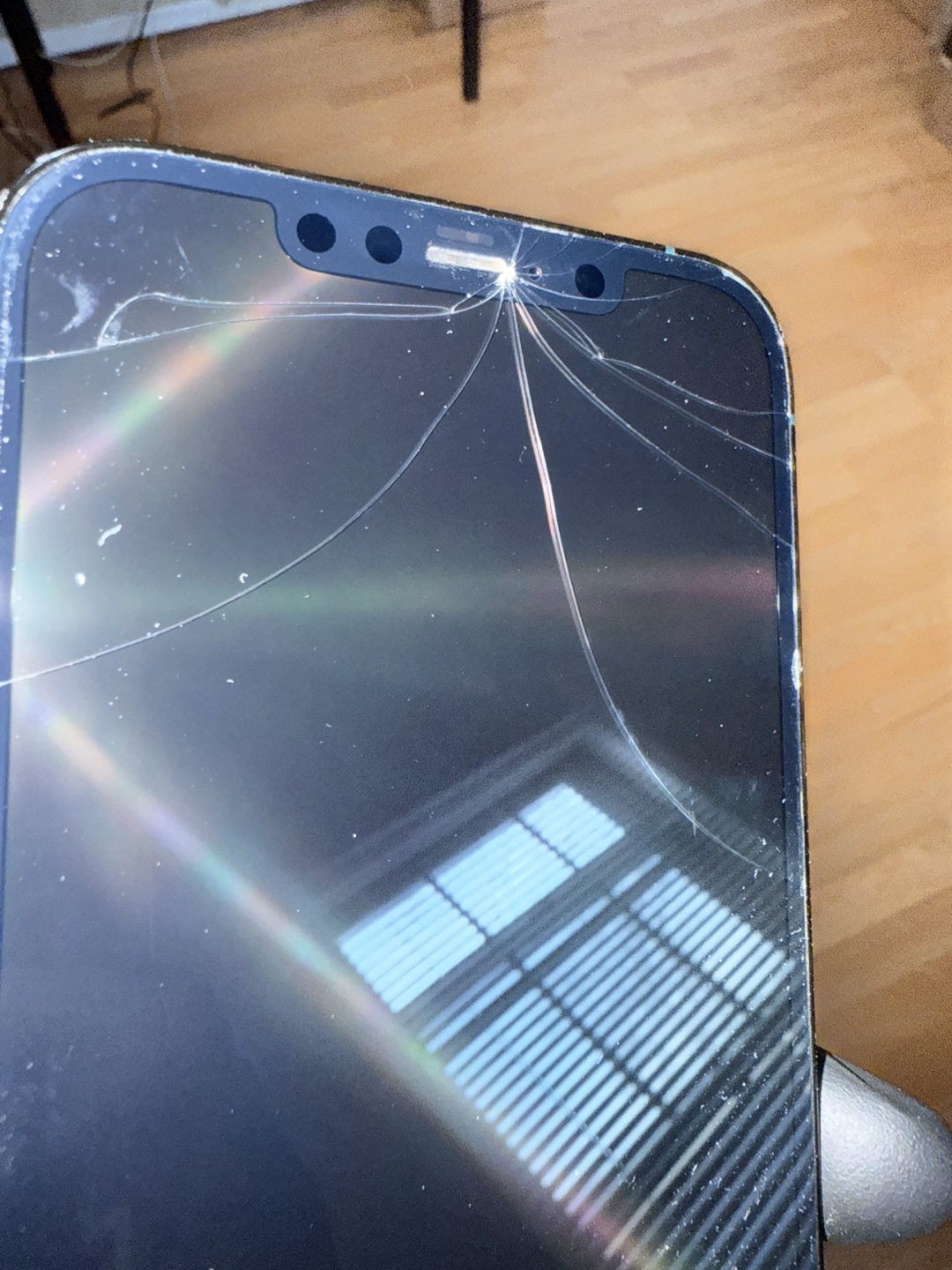 iPhone 12 Pro Max - 128gb - Cracked Screen - photo 3