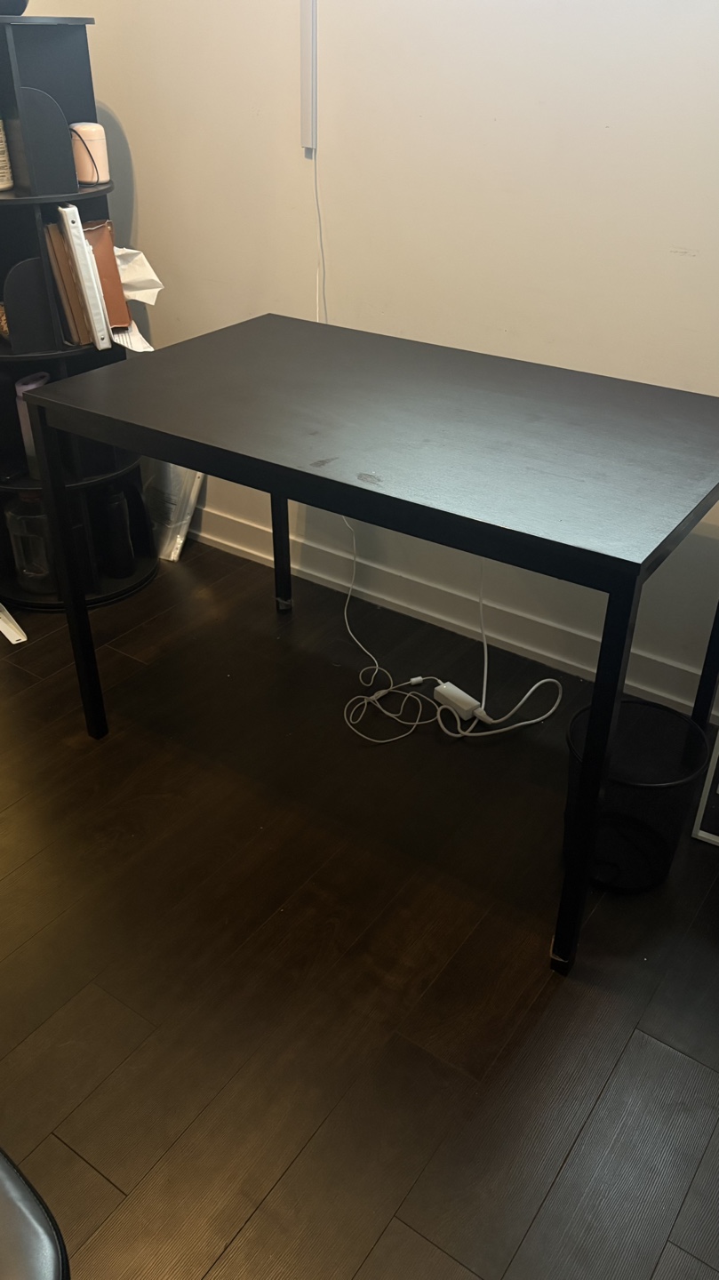 Black Desk - Simple & Modern