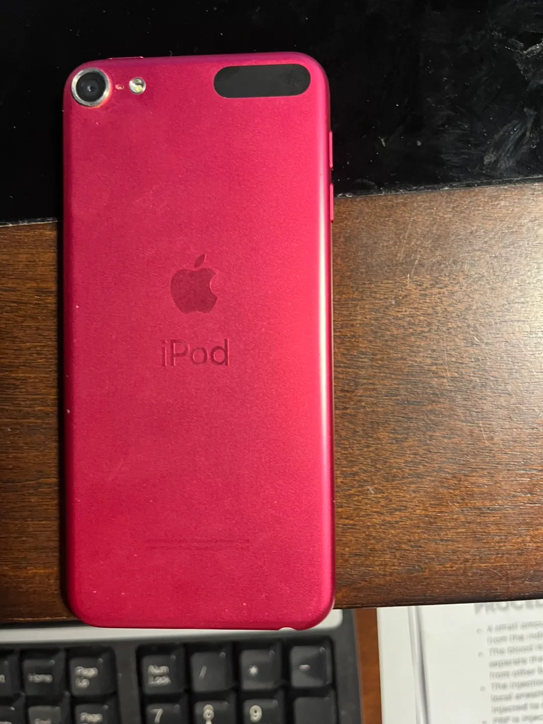 Apple iPod Touch 7th Generation 32GB White/Pink image indicator(2)