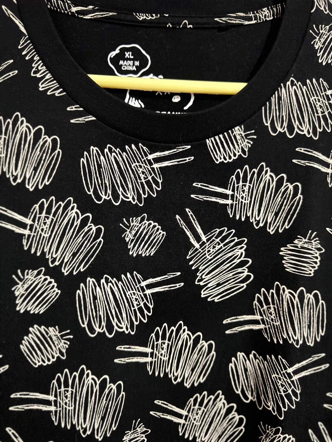 Kaws x Uniqlo x Peanuts Dust Cloud All Over Tee (XL) image indicator(4)