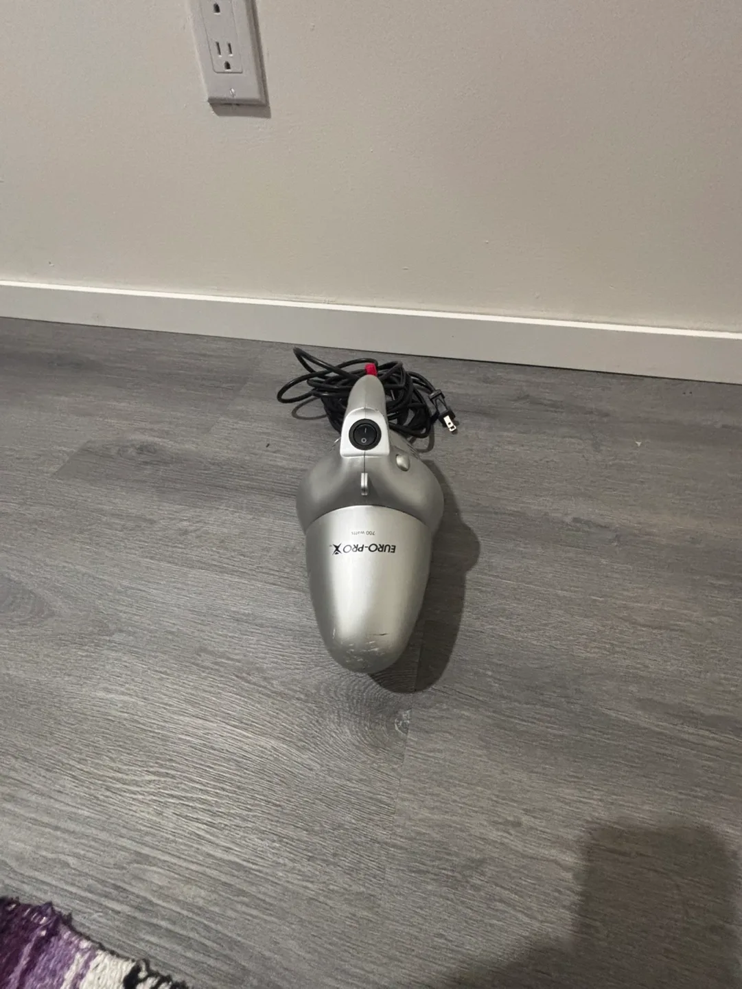 Shark Euro-Pro Handheld Vacuum image indicator(2)