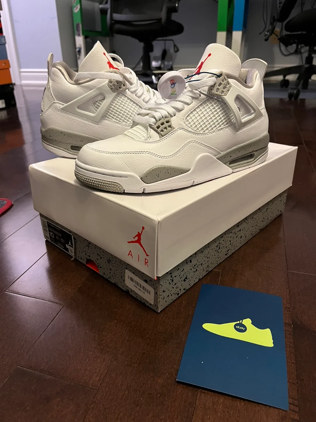 Jordan 4 Oreo image indicator(3)