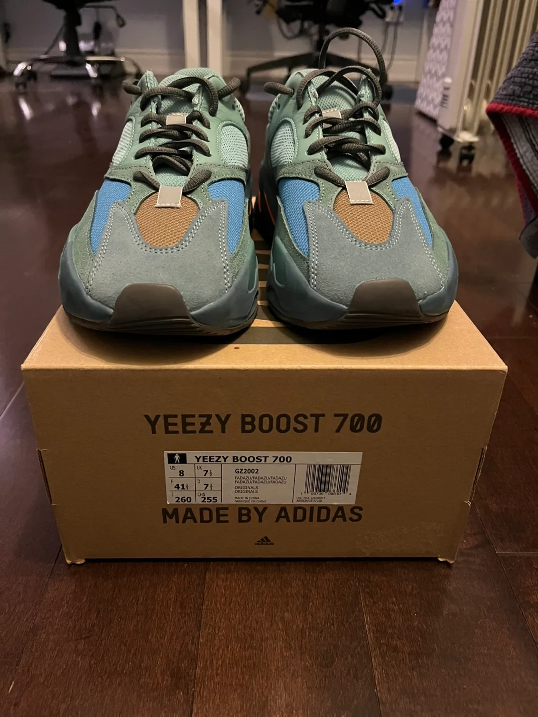 Yeezy 700 Faded Asure image indicator(3)