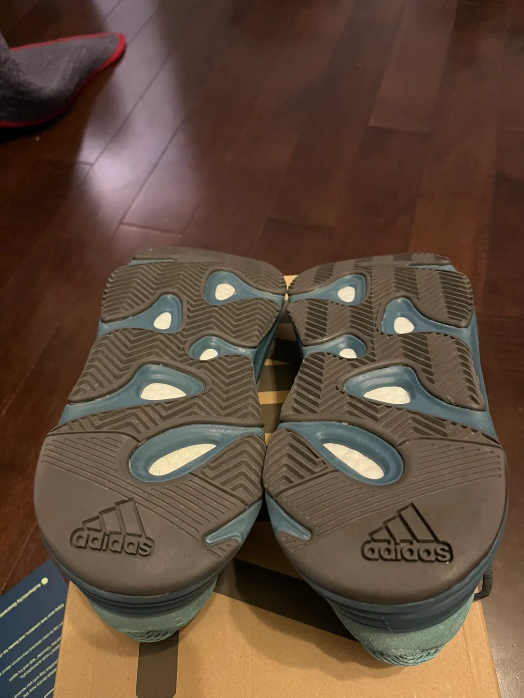 Yeezy 700 Faded Asure image indicator(6)