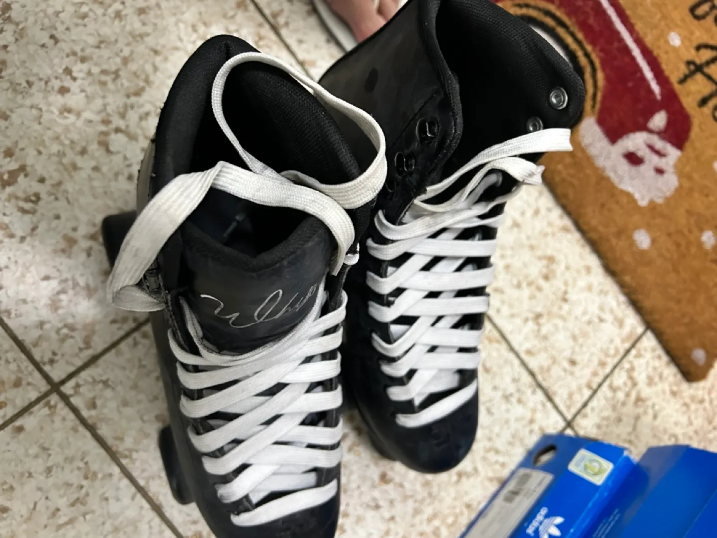 Chasour Whip Roller Skates - Black image indicator(3)