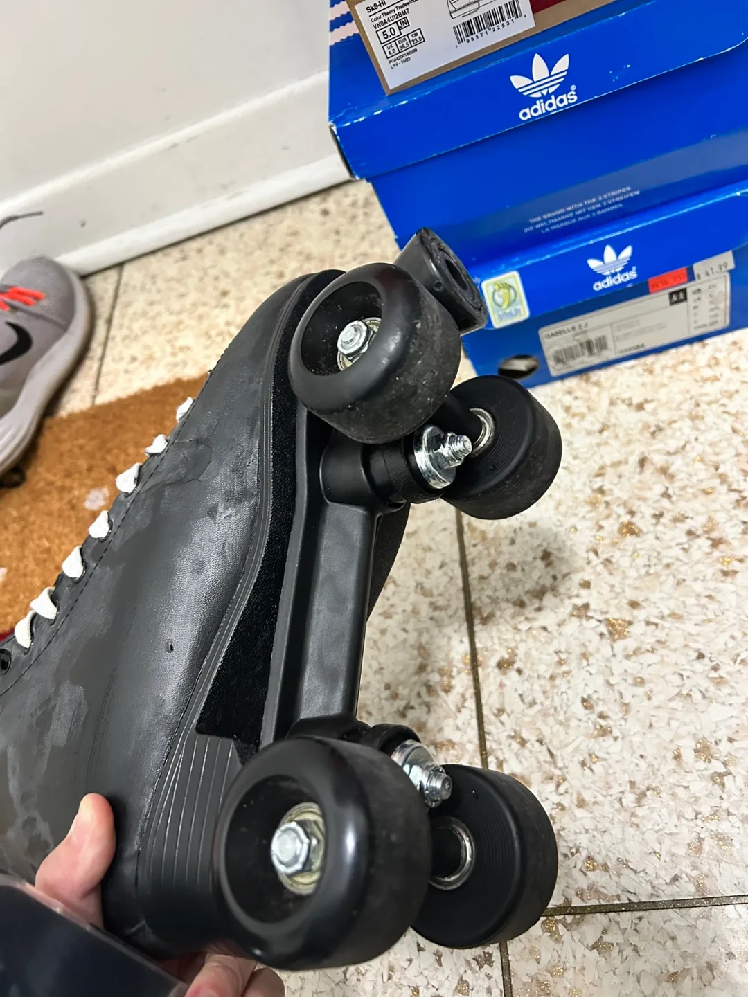 Chasour Whip Roller Skates - Black image indicator(5)