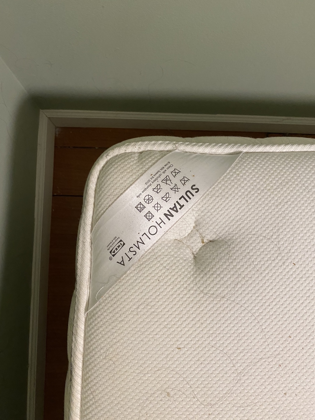 FREE box spring and FREE x2 Queen size mattresses