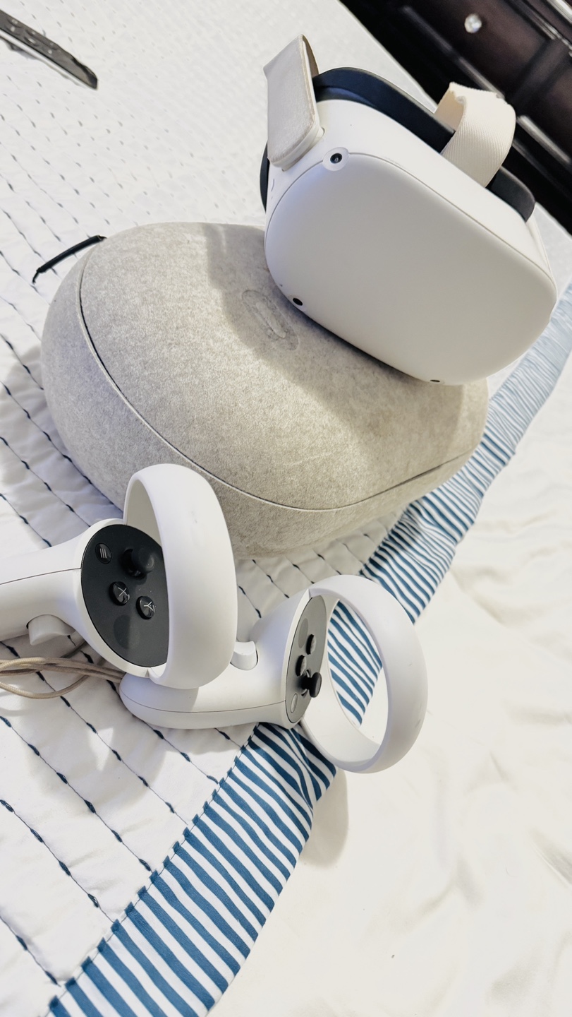 Meta Quest 2 64GB VR Headset - White - photo 5