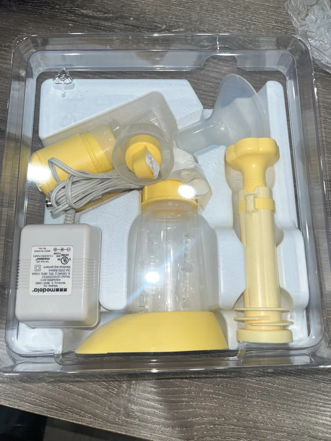 Medela MiniElectric Breast Pump (NEVER USED) image indicator(4)