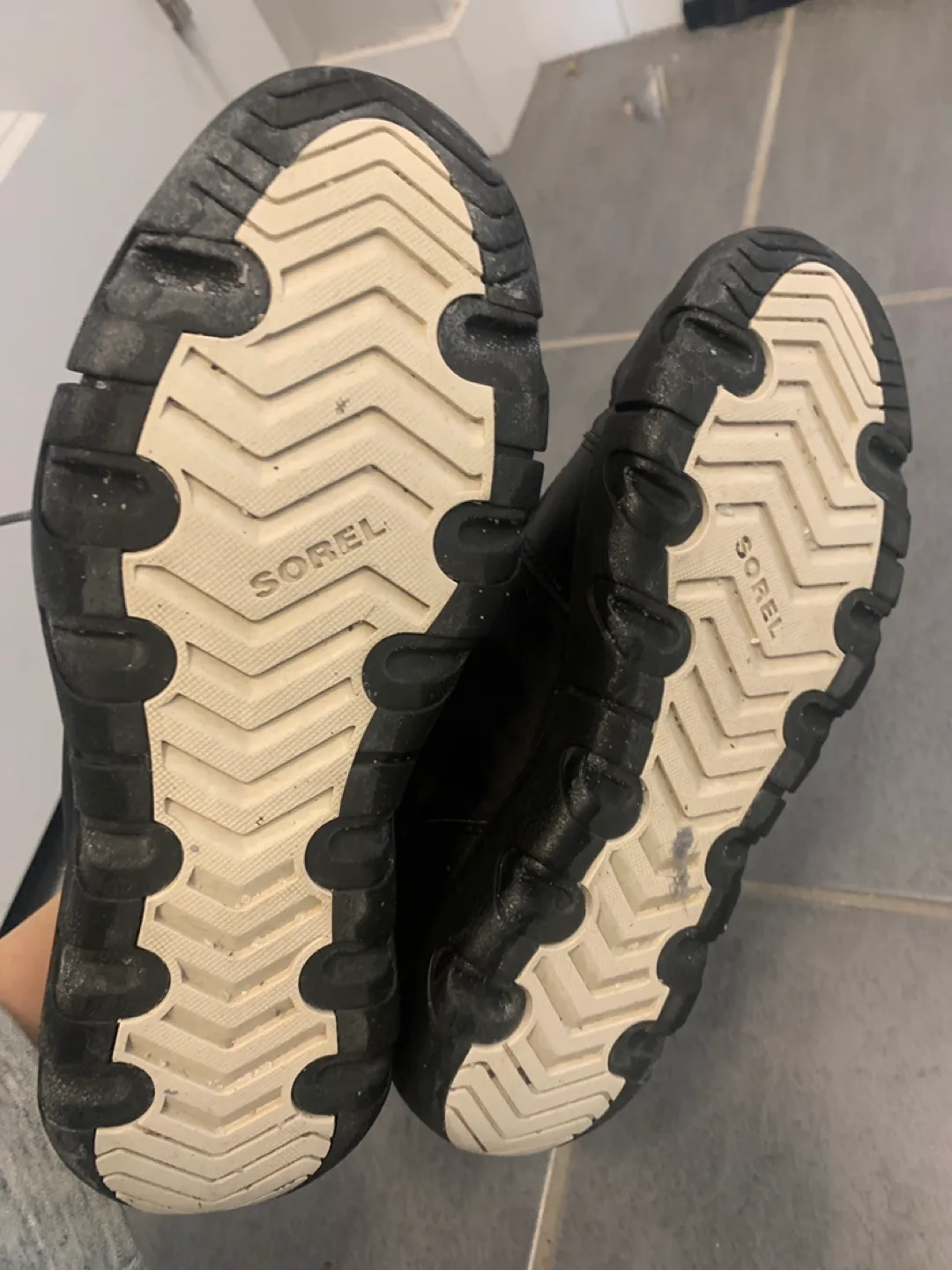 Sorel women or kid’s Black Winter Boots - Size 6.5 image indicator(6)