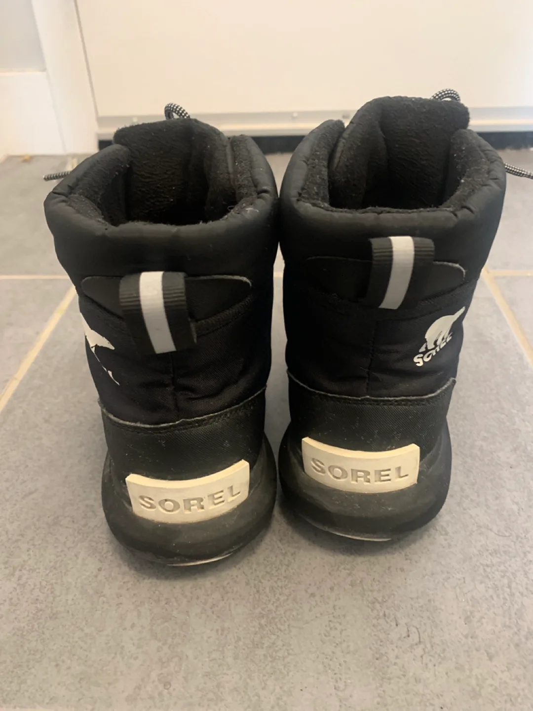 Sorel women or kid’s Black Winter Boots - Size 6.5 image indicator(3)