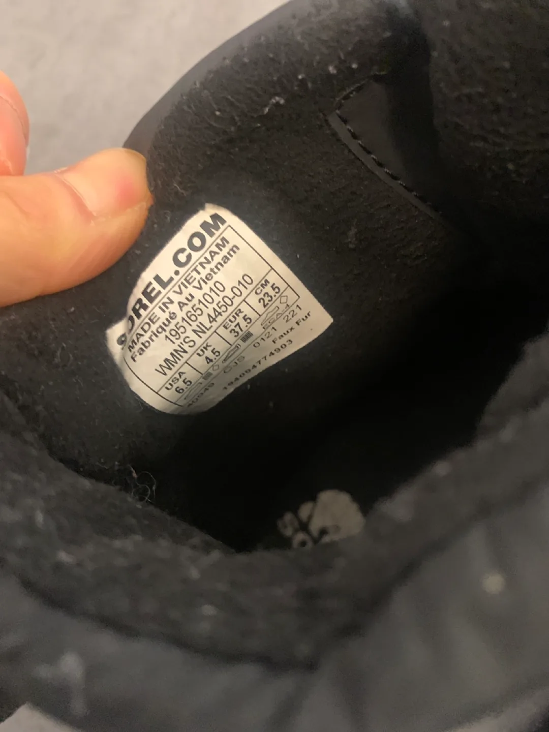 Sorel women or kid’s Black Winter Boots - Size 6.5 image indicator(5)