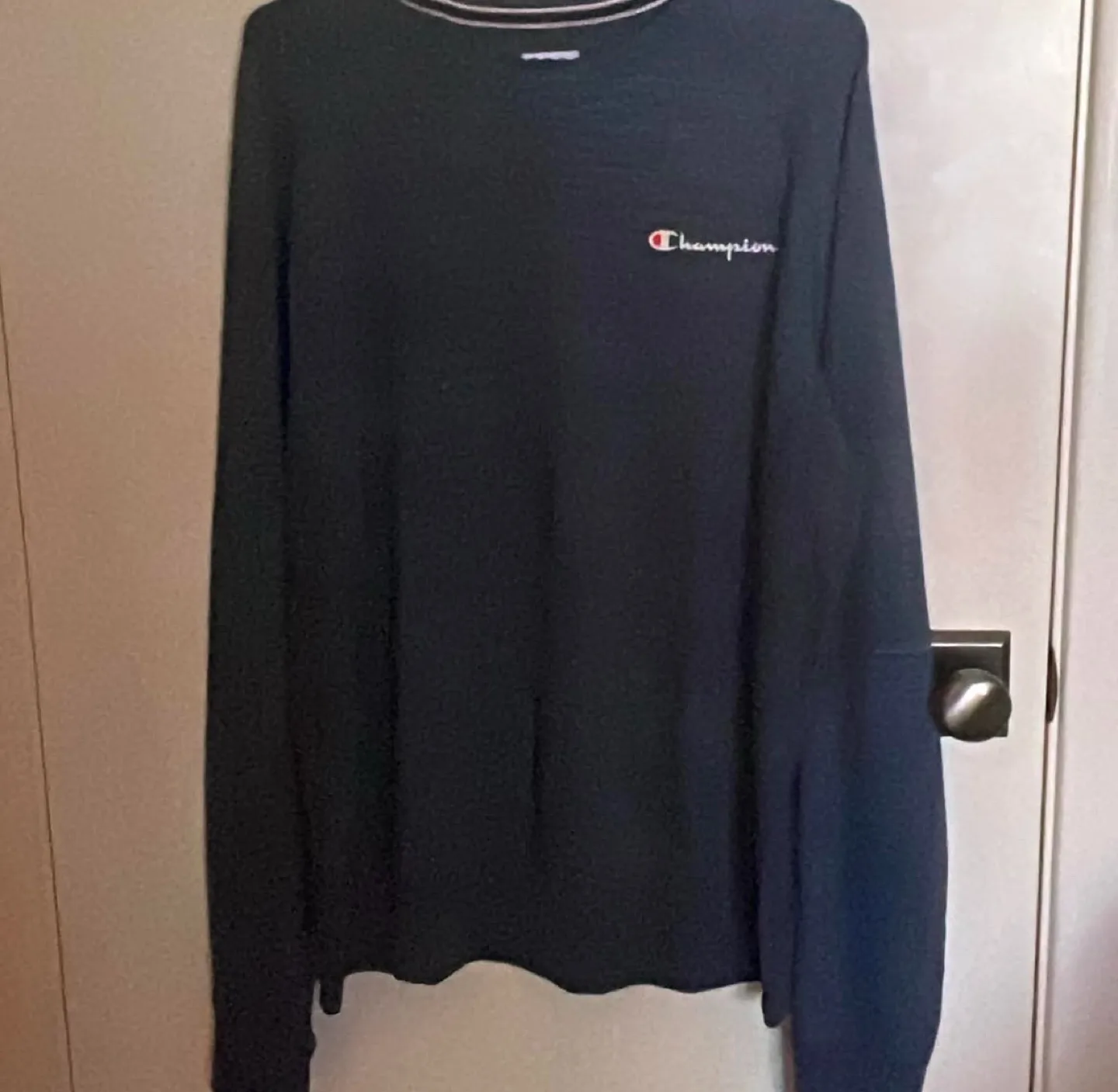 Navy Blue Champion sweater. thumbnail