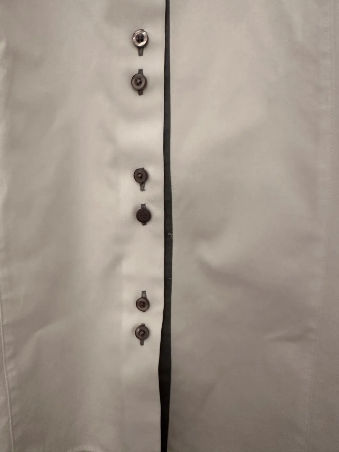 Crisp white collared shirt image indicator(4)