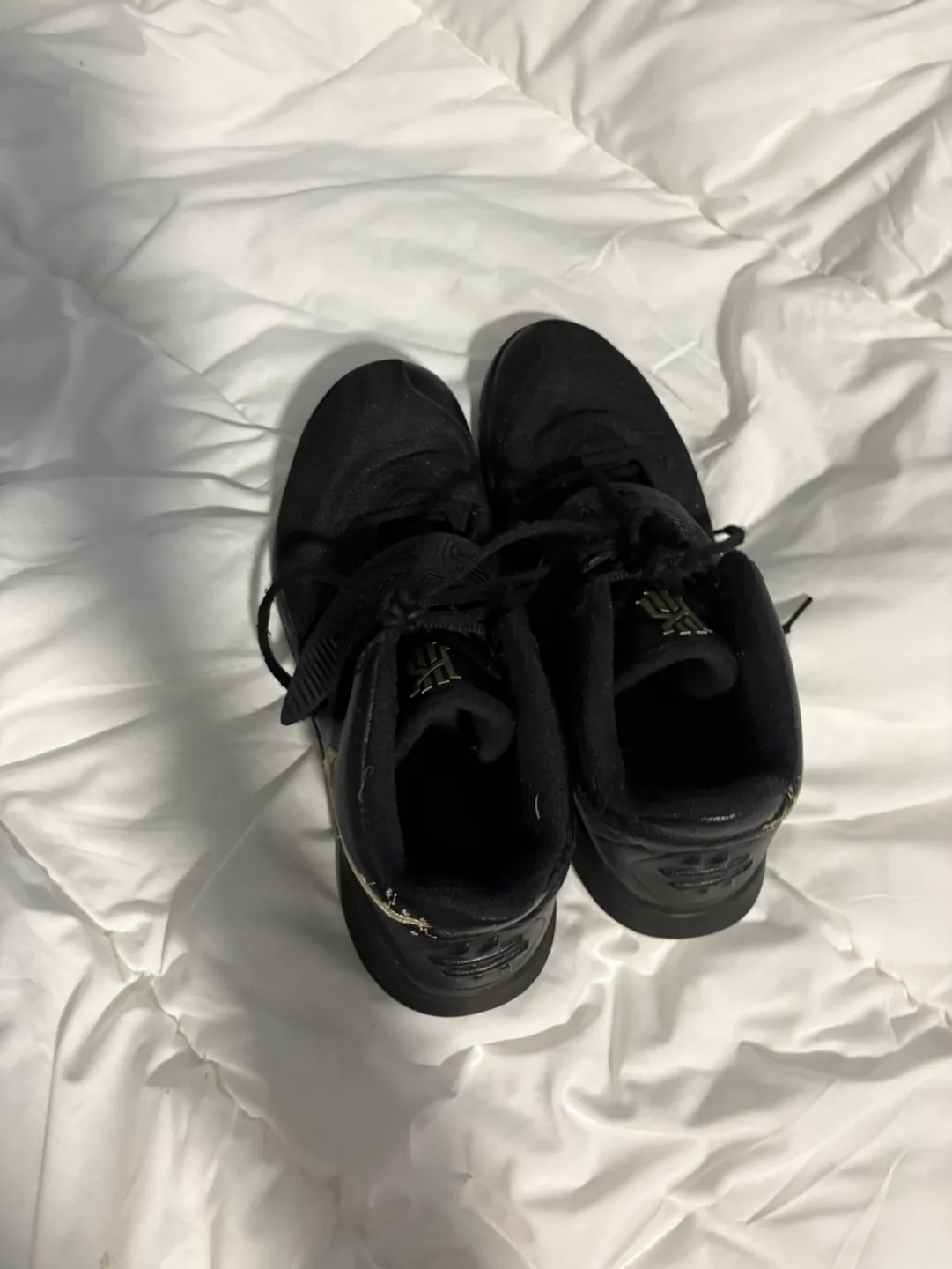 Nike Kyrie flytrap 2 Black/Metallic Gold Basketball Shoes image indicator(4)