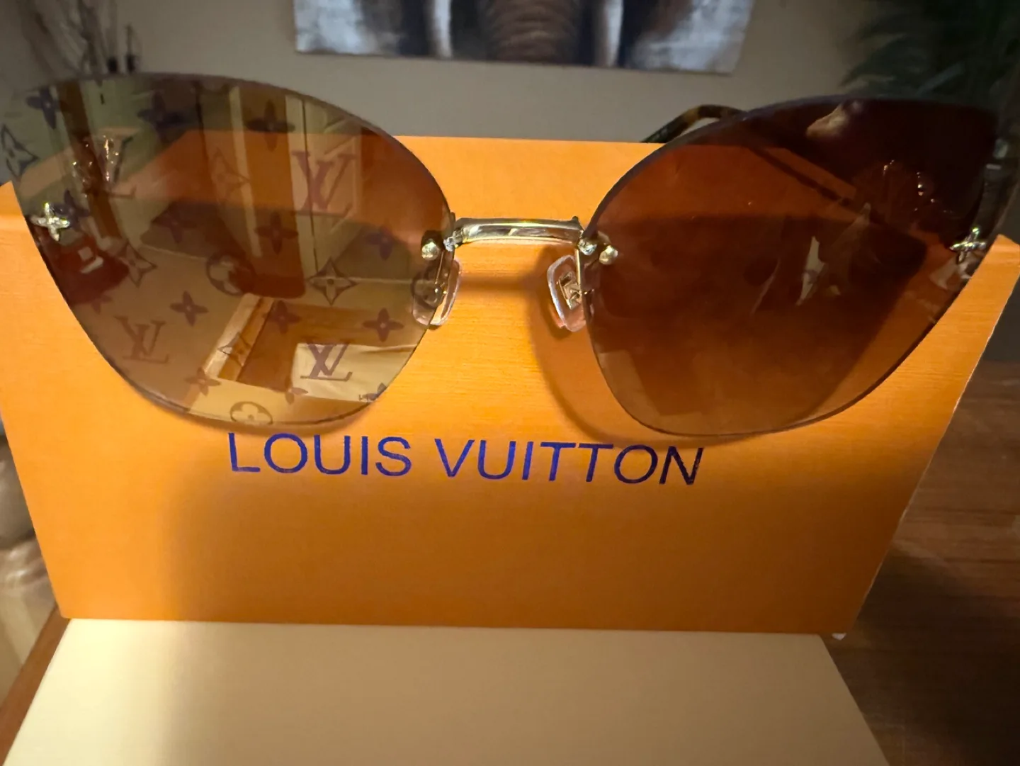 Designer Sunglasses image indicator(4)