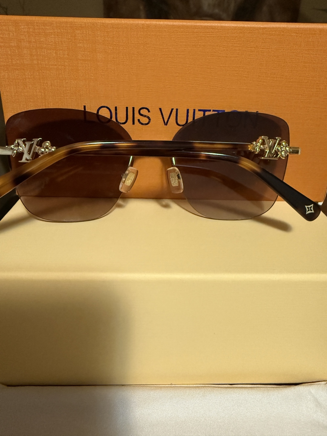 Designer Sunglasses - photo 2