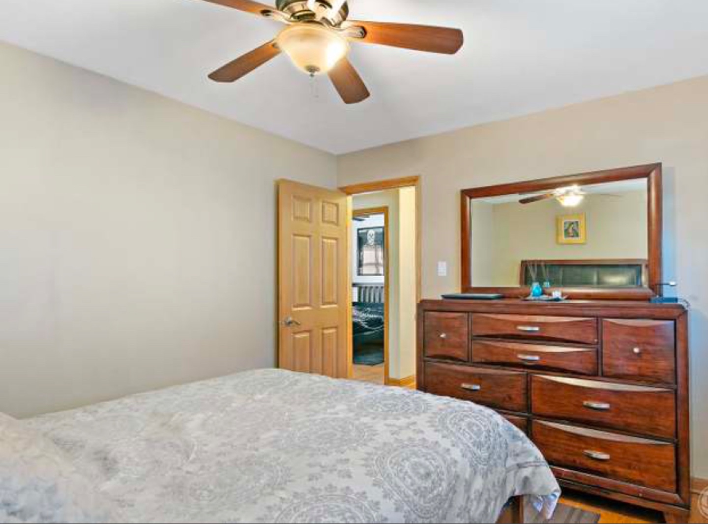Queen Bedroom Set Dark Wood - photo 2