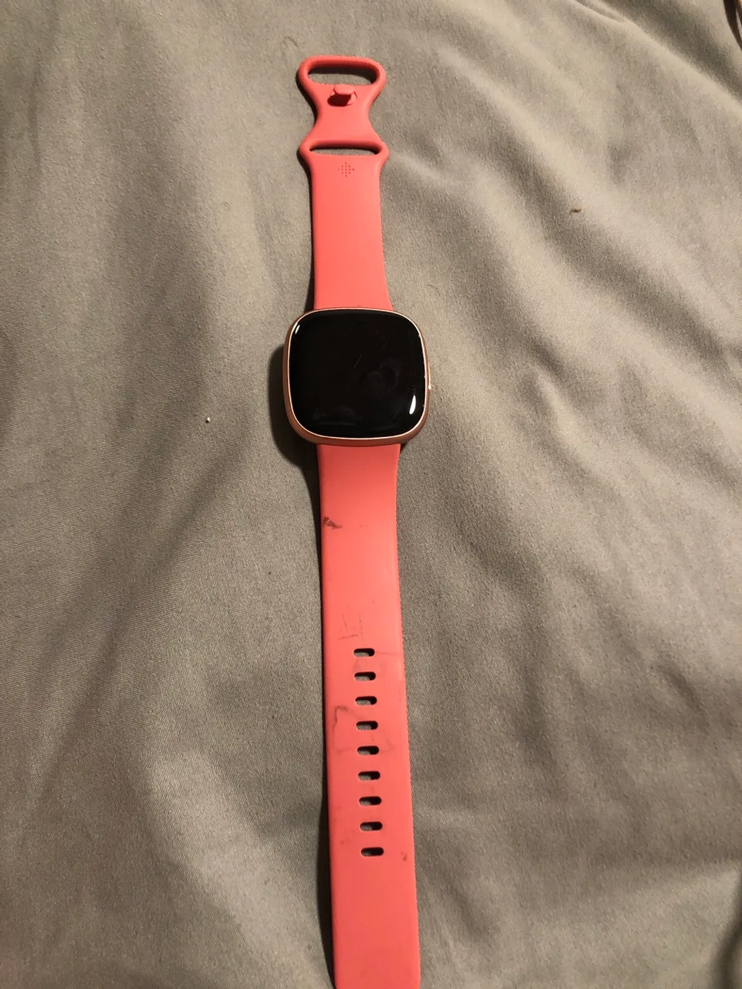 Fitbit Versa 4 Smartwatch thumbnail