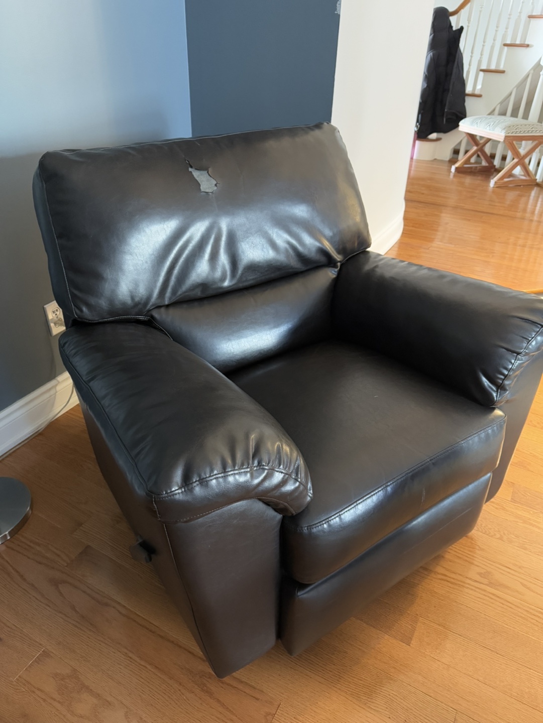 Reclining and rocking brown Leather Chair - photo 4