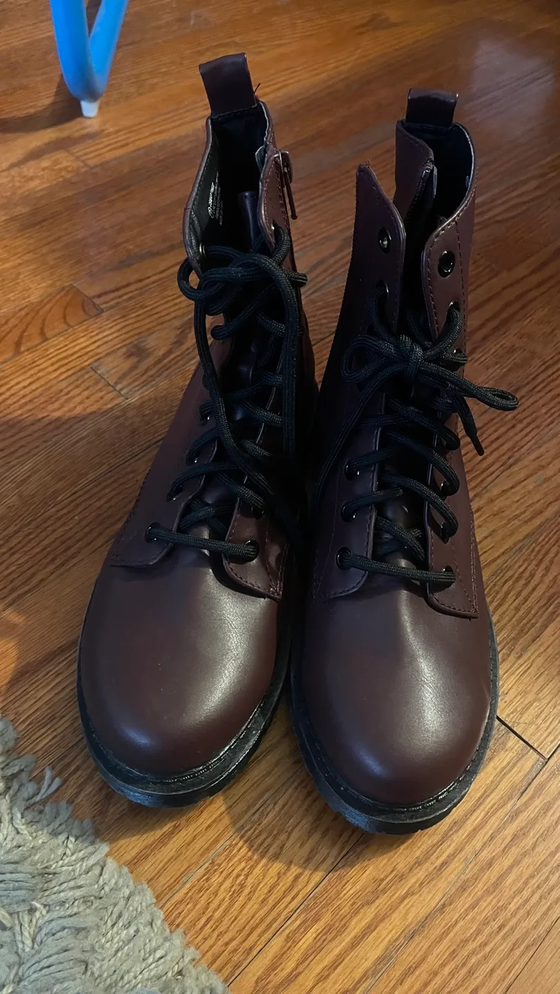 Women's Burgundy Lace-Up Boots image indicator(4)