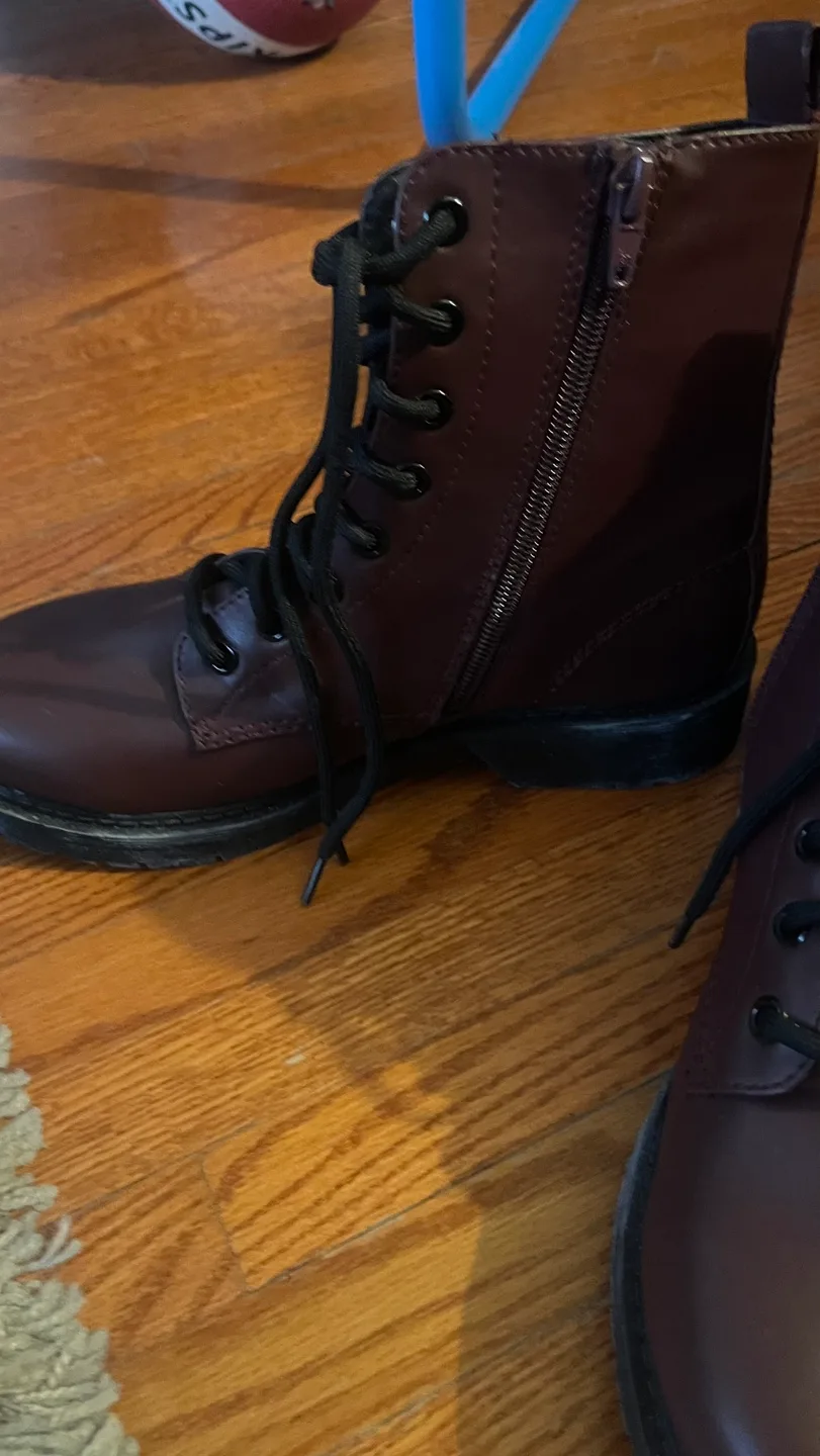 Women's Burgundy Lace-Up Boots image indicator(5)