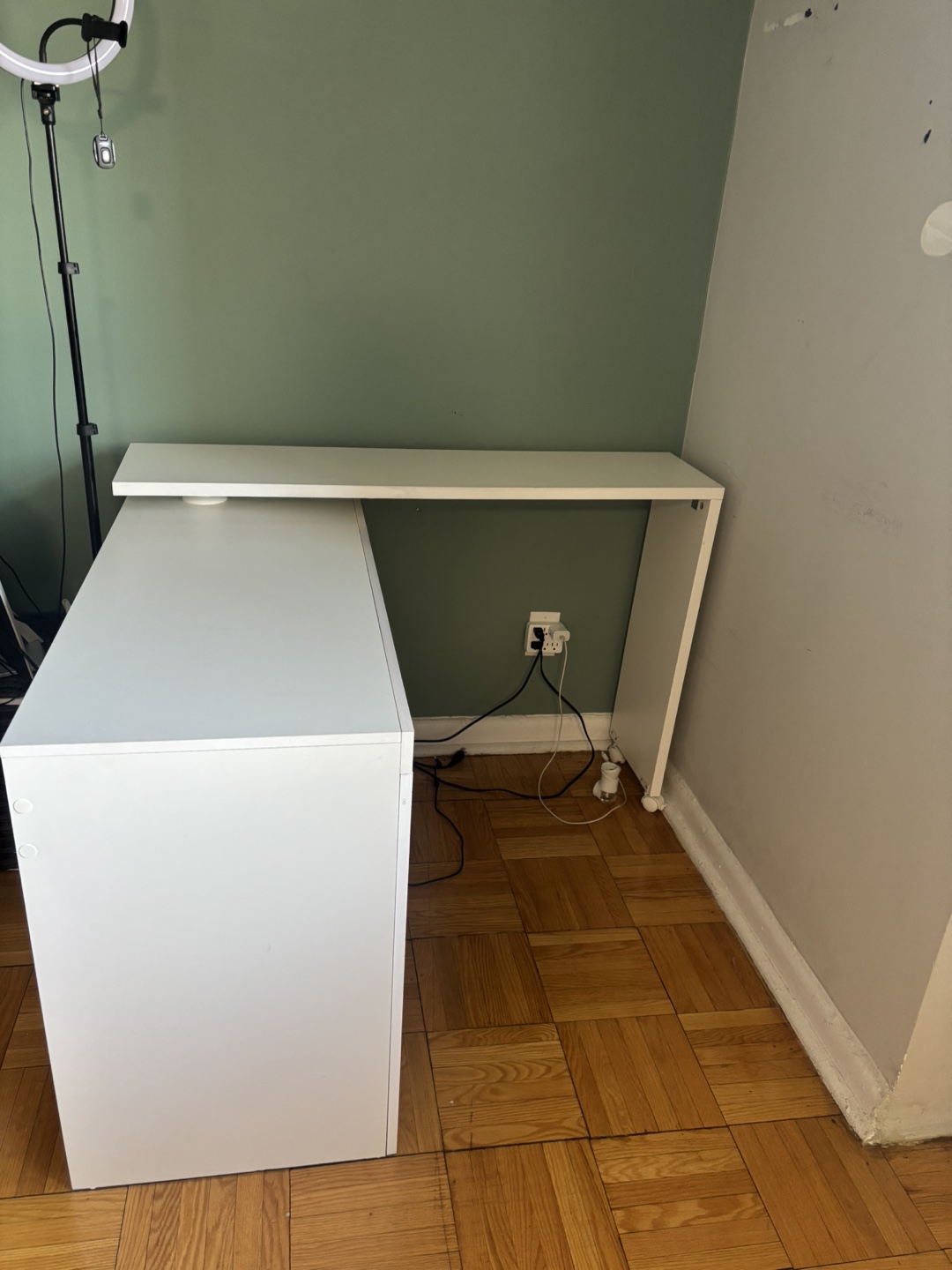 White L-shaped Corner Desk - photo 2