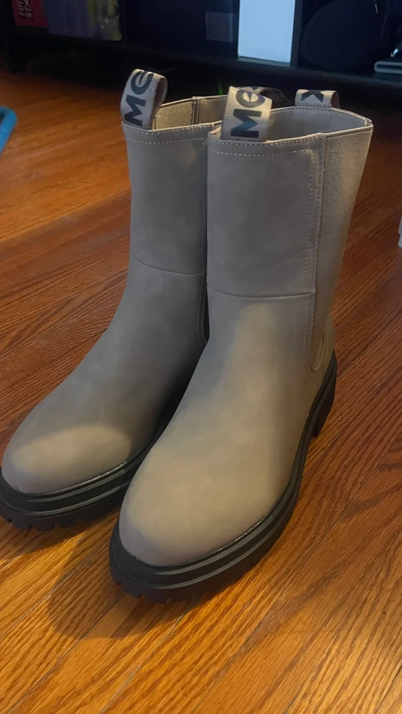 MGXX Women's Ankle Boots - Size 7 image indicator(9)