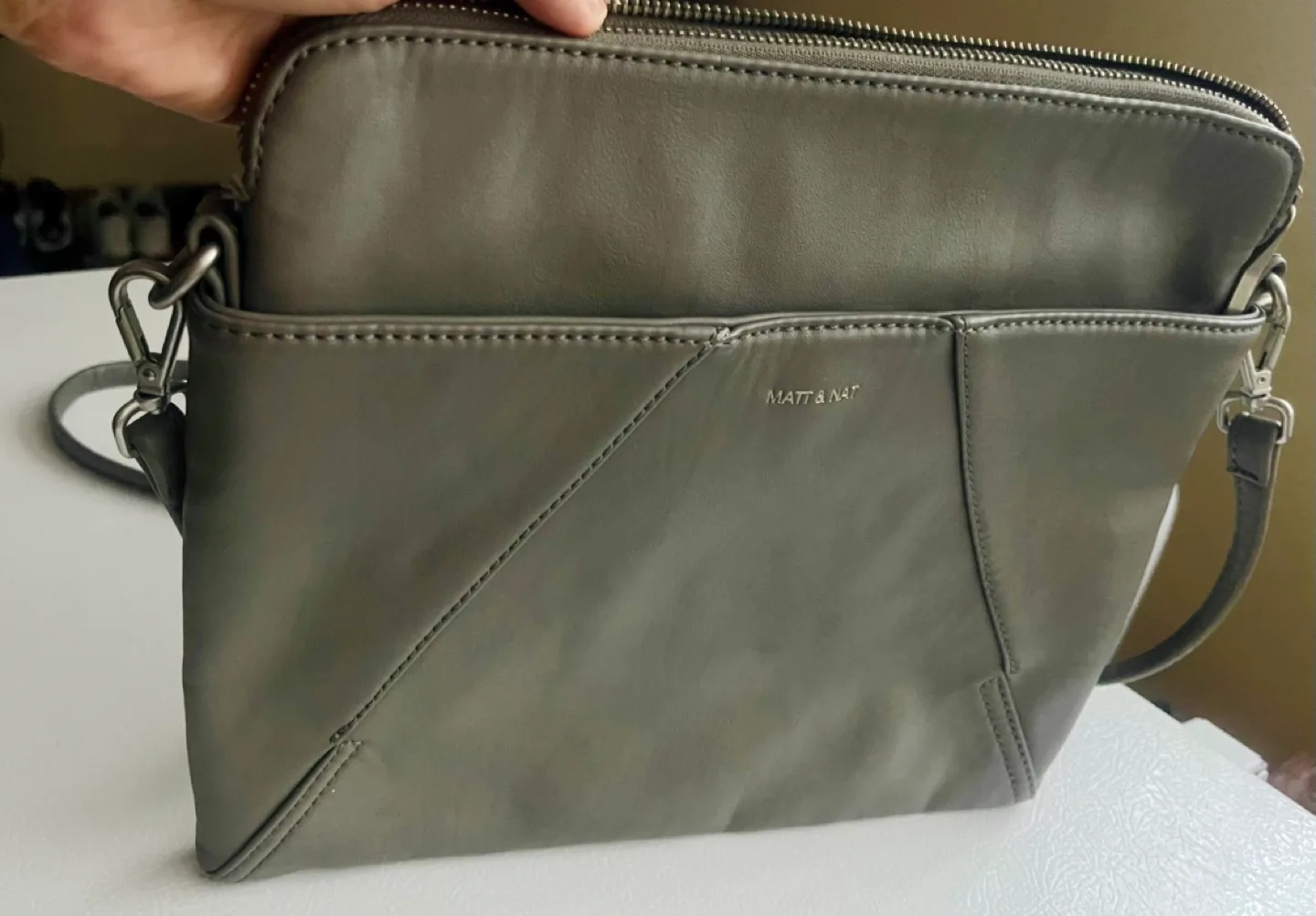 Matt & Nat light Gary Crossbody Bag image indicator(5)