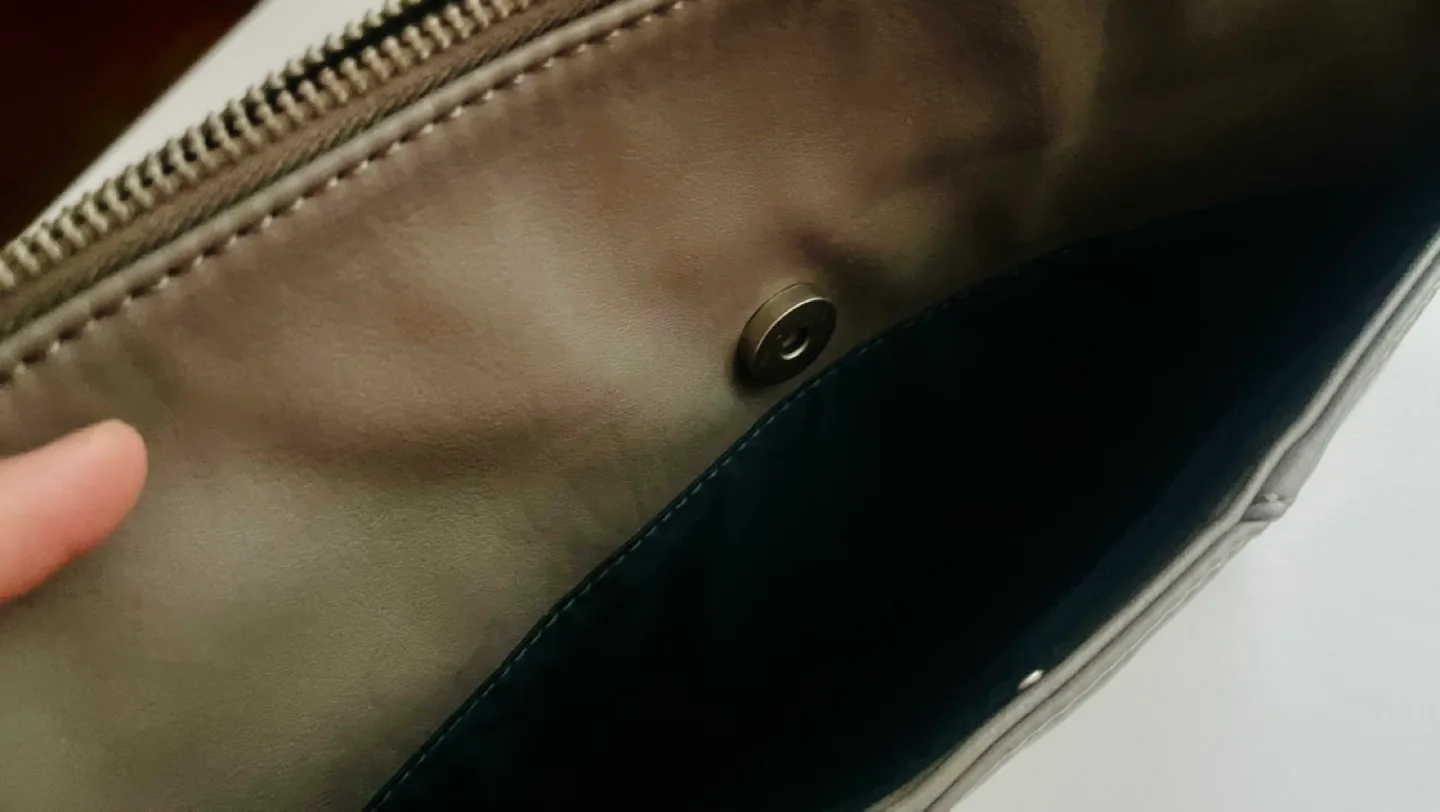 Matt & Nat light Gary Crossbody Bag image indicator(7)