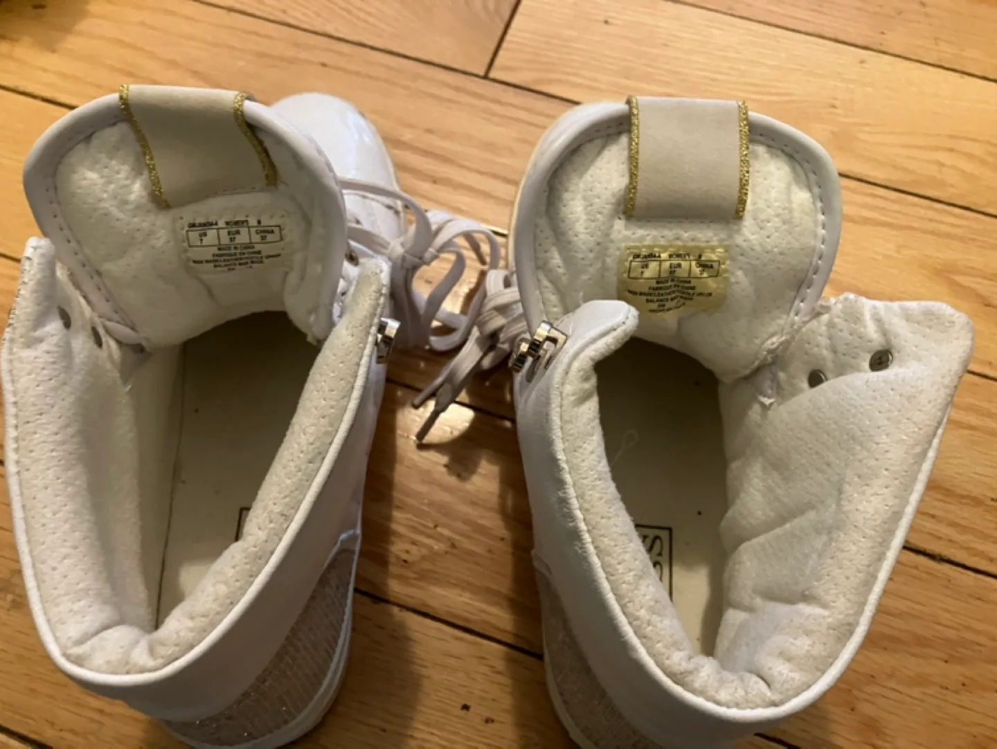 Women's Guess White Quilted High-Top Sneakers - Size 7 image indicator(2)