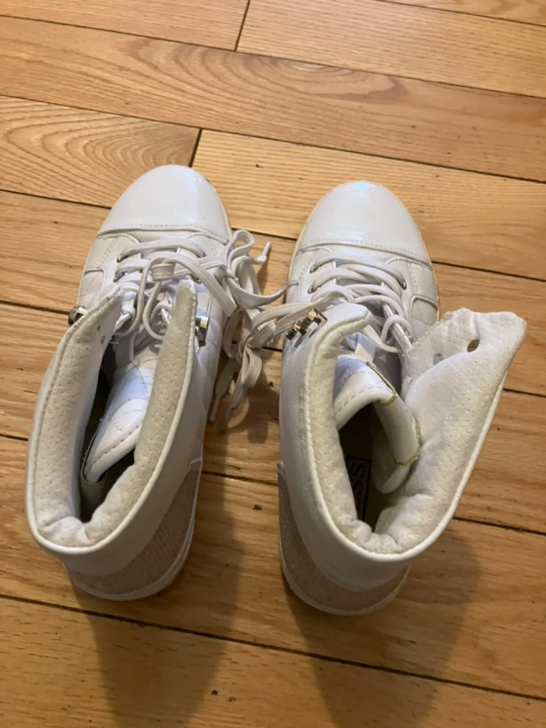 Women's Guess White Quilted High-Top Sneakers - Size 7 image indicator(4)