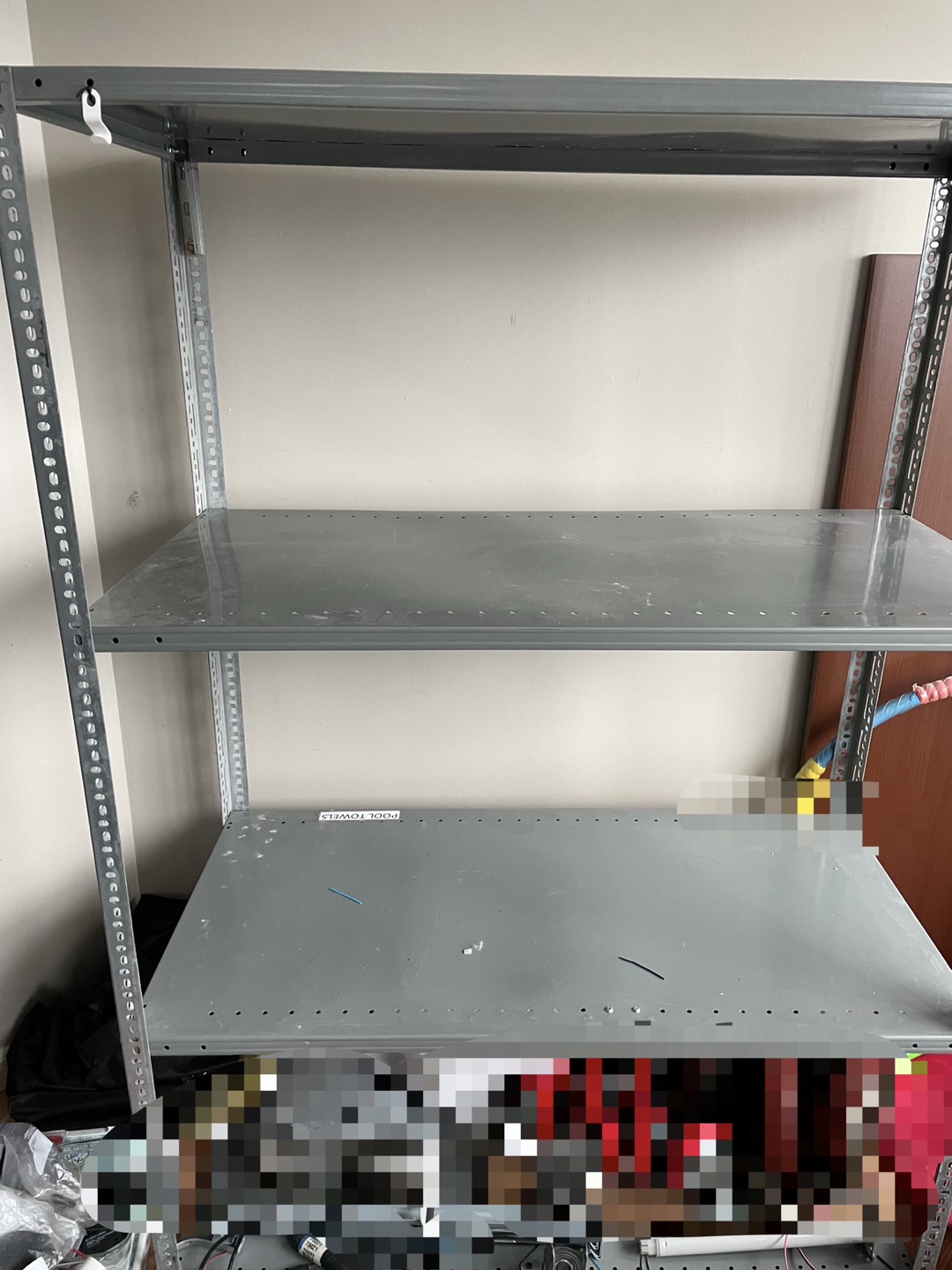 Metal Shelving Unit - 4 Shelves - photo 2