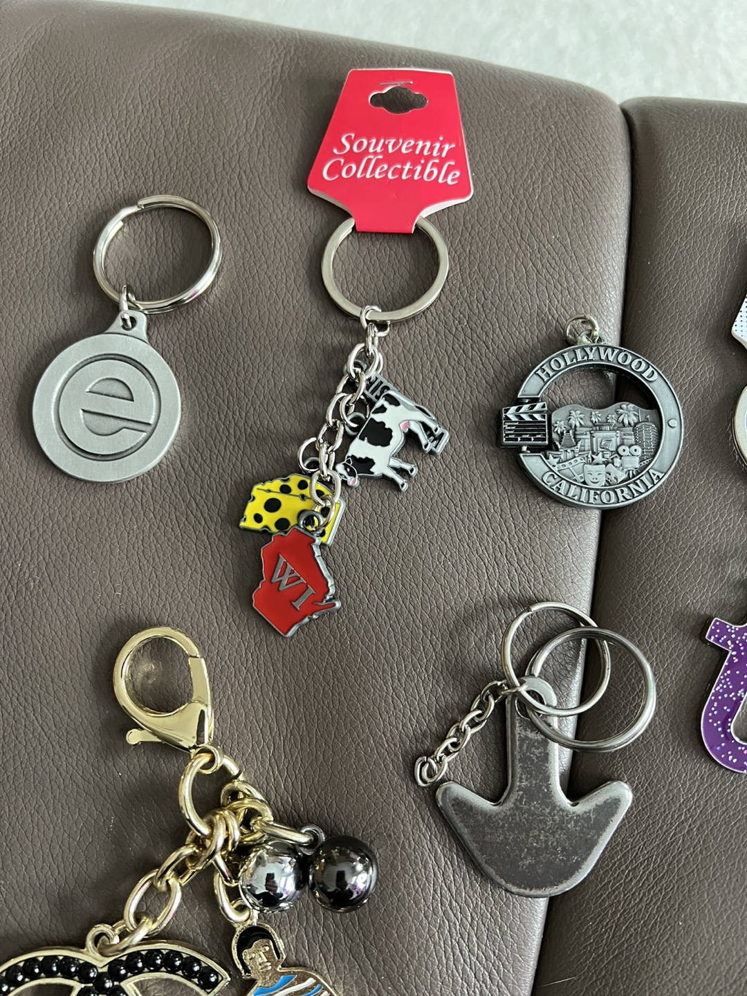 Lot of 12 Unique Keychains - photo 3