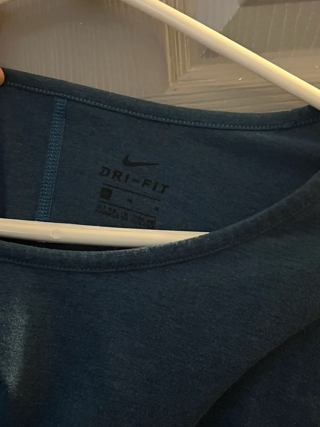 Nike Dri-FIT Long Sleeve Shirt - Size M image indicator(2)