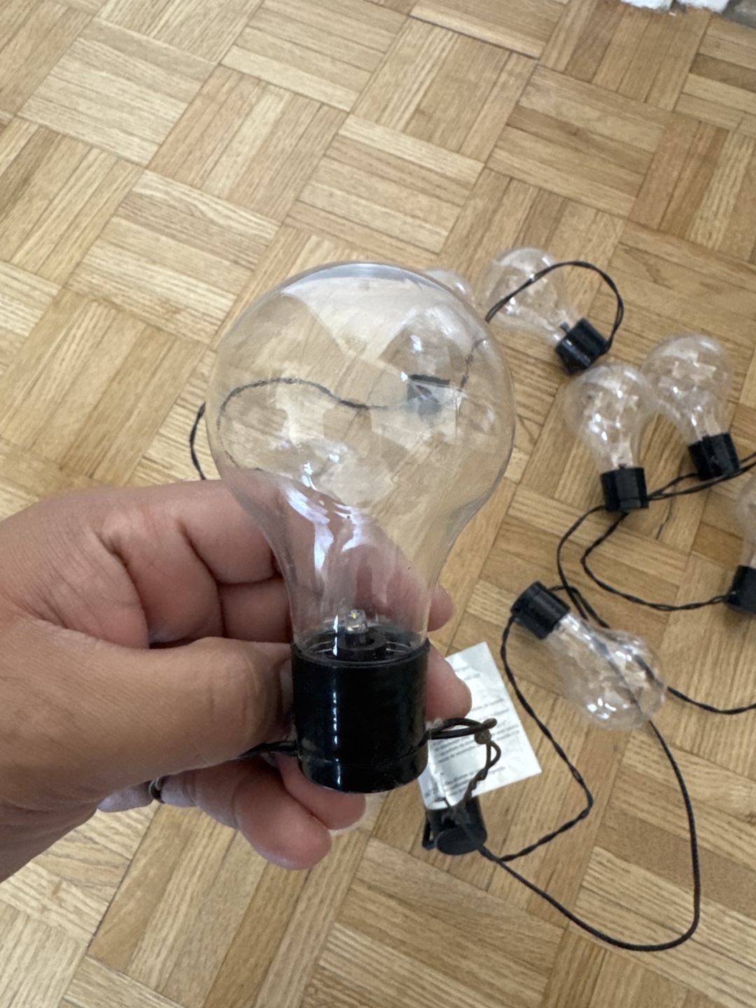 Solar Powered String Lights - 10 Bulbs - photo 3