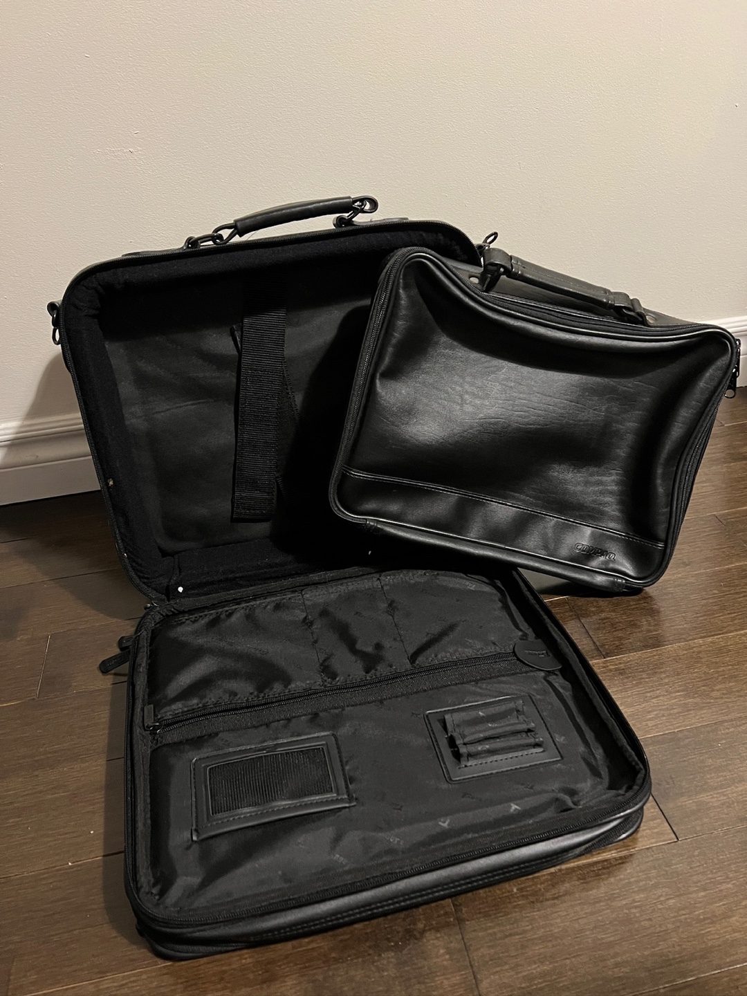 Black Leather Case - photo 3
