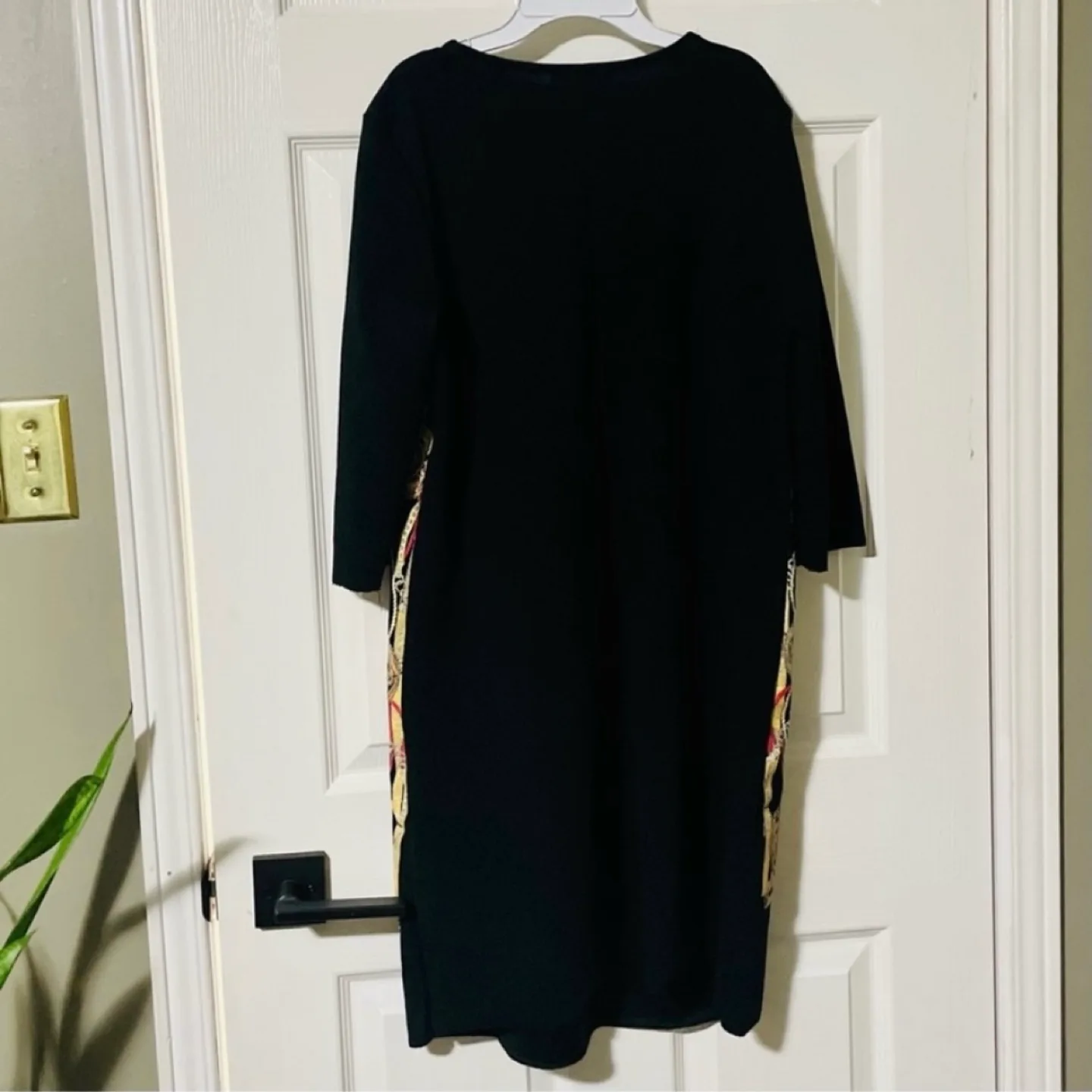 Zara Beautiful Geometric Dress with Rubberized Print image indicator(6)