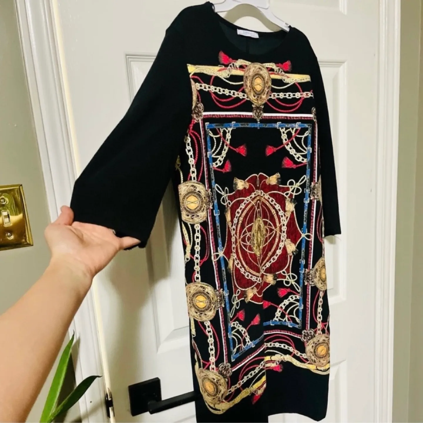 Zara Beautiful Geometric Dress with Rubberized Print image indicator(5)