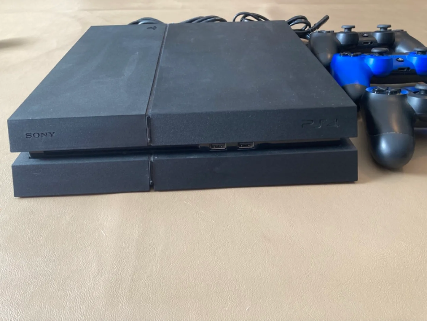 Sony PlayStation 4 Slim Console with 3 Controllers image indicator(2)